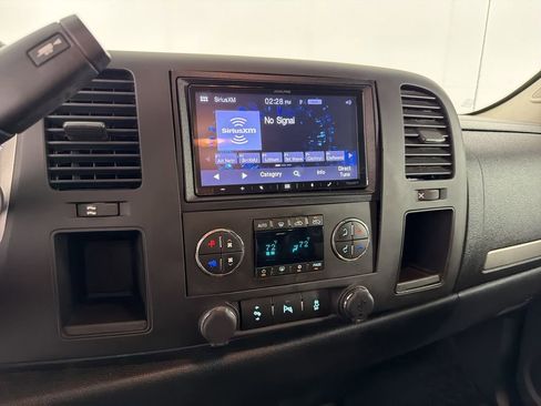 Used 2014 Chevrolet Silverado 2500 LT w/ Interior Plus Package image 26