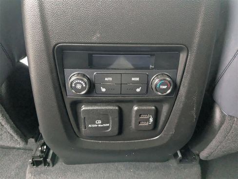 Used 2024 Buick Enclave Premium image 27