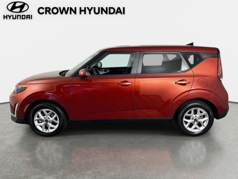 Used 2024 Kia Soul LX w/ Option Group 015 FWD image 9