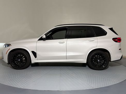 Used 2024 BMW X5 sDrive40i w/ M Sport Package RWD image 2