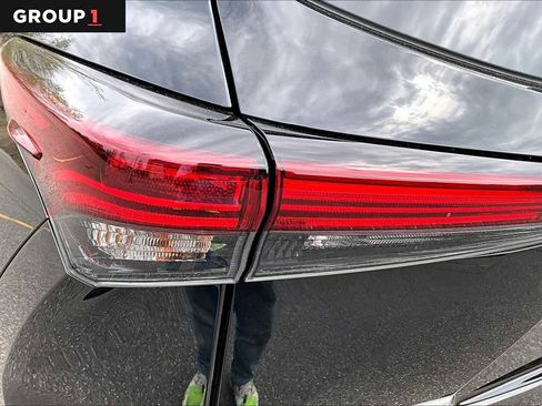 Used 2026 Toyota Highlander Platinum AWD/4WD image 28
