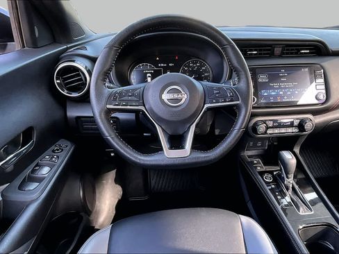 Used 2024 Nissan Kicks SR w/ SR Premium Package FWD image 6