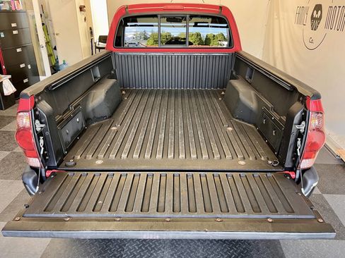 Used 2006 Toyota Tacoma PreRunner RWD image 4