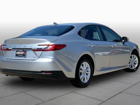 Used 2025 Toyota Camry LE FWD image 13