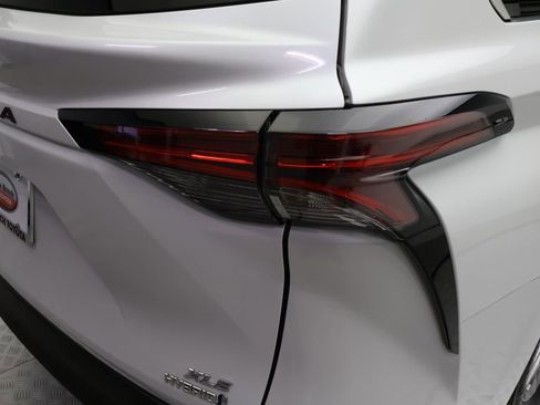 Used 2022 Toyota Sienna XLE FWD image 9