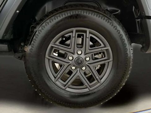 Used 2024 Jeep Wrangler Unlimited Sport AWD/4WD image 97