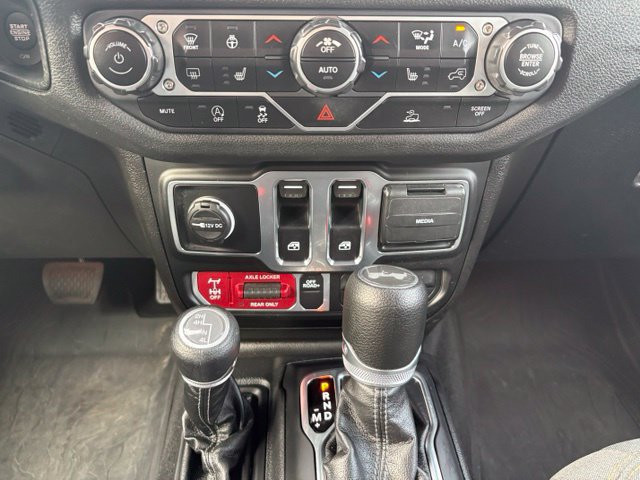 Used 2025 Jeep Wrangler Sport AWD/4WD image 31