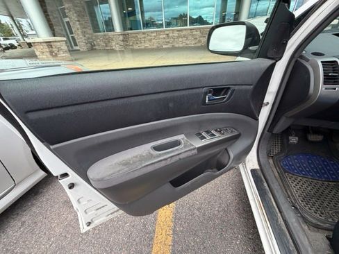Used 2007 Toyota Prius w/ Pkg 3 FWD image 13