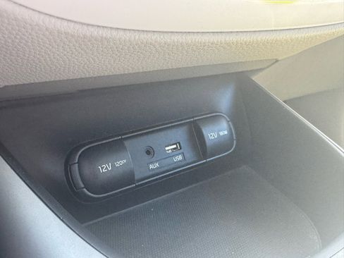 Used 2016 Kia Soul EV image 26