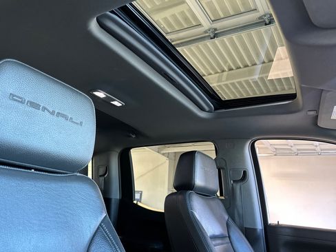 Used 2021 GMC Sierra 1500 Denali w/ Denali Ultimate Package AWD/4WD image 16