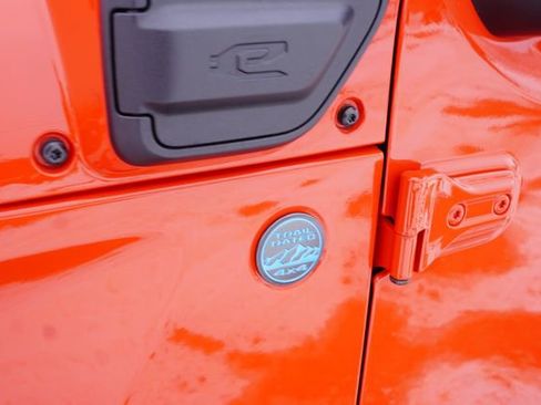 Certified 2025 Jeep Wrangler Unlimited Sahara w/ Safety Group AWD/4WD image 15