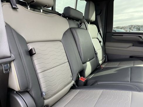 Used 2025 Chevrolet Silverado 2500 ZR2 w/ Technology Package image 20