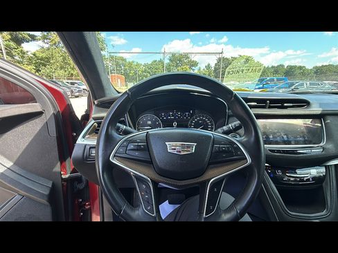 Used 2017 Cadillac XT5 Platinum image 11