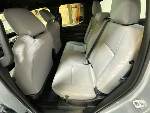 Used 2025 Toyota Tacoma SR5 AWD/4WD image 26