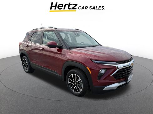 Used 2025 Chevrolet TrailBlazer LT image 1