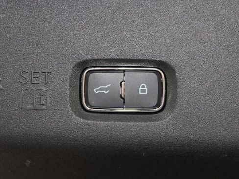 Used 2025 Ford Expedition Active RWD image 17