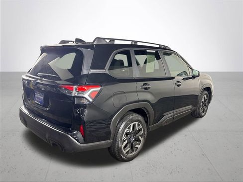 Certified 2025 Subaru Forester Premium image 7