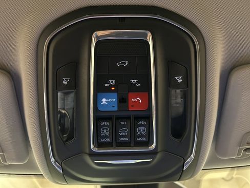 Used 2022 Jeep Grand Cherokee Limited 4xe w/ Luxury Tech Group II image 25