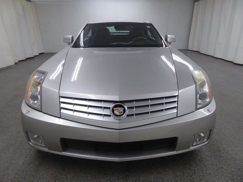 Used 2004 Cadillac XLR RWD image 10