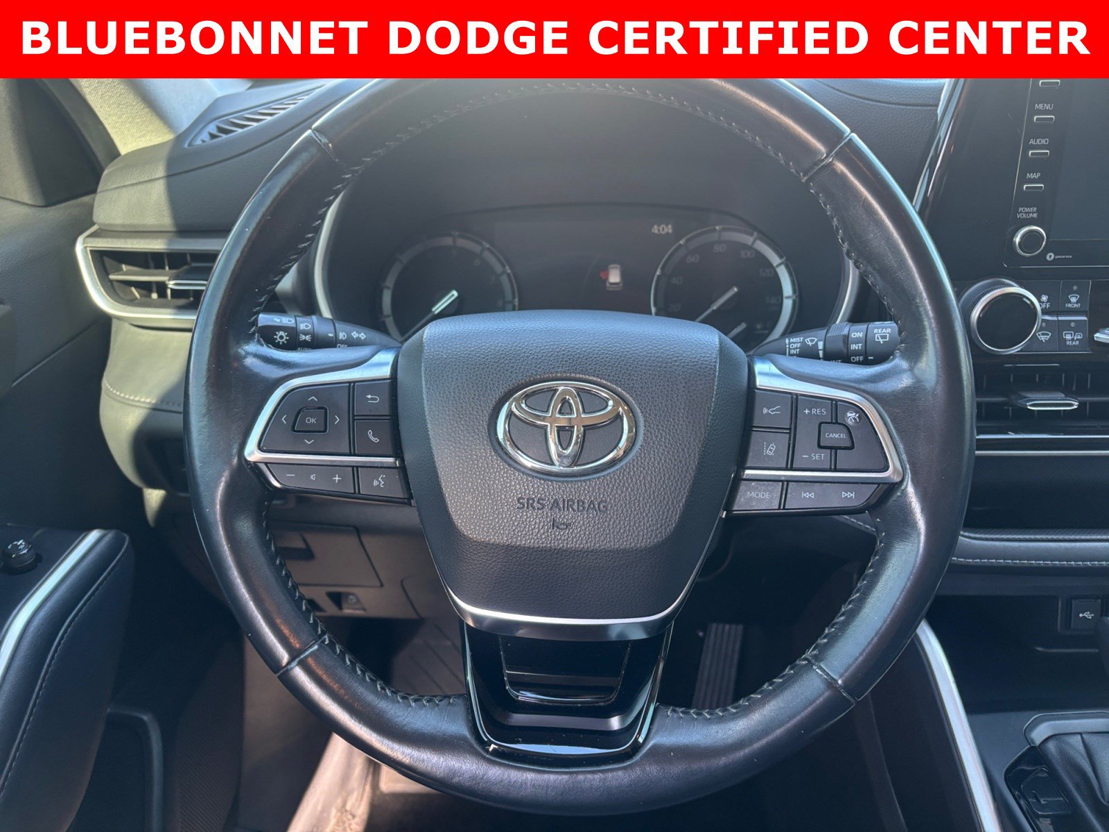 Used 2021 Toyota Highlander XLE FWD image 13