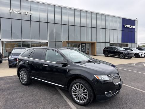 Used 2015 Lincoln MKX AWD w/ Equipment Group 102A image 3
