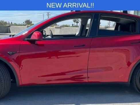 Used 2024 Tesla Model Y Long Range image 1