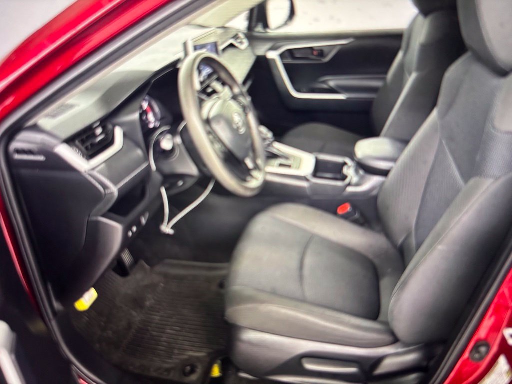 Used 2025 Toyota RAV4 LE AWD/4WD image 3