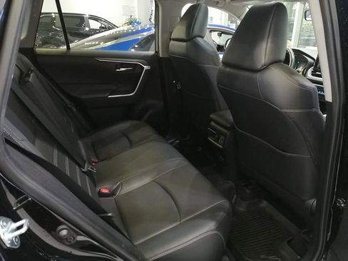 Used 2019 Toyota RAV4 XLE Premium w/ All Weather Liner Package image 18