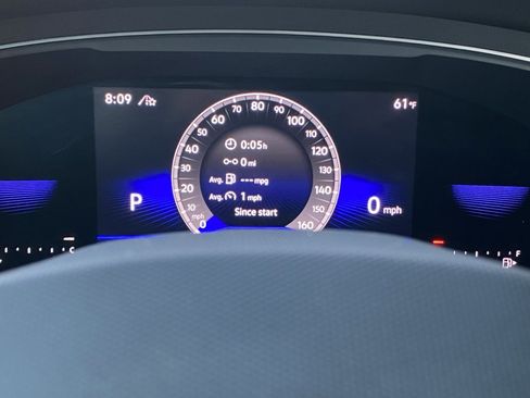 Used 2023 Volkswagen Tiguan SE w/ Panoramic Sunroof Package image 29