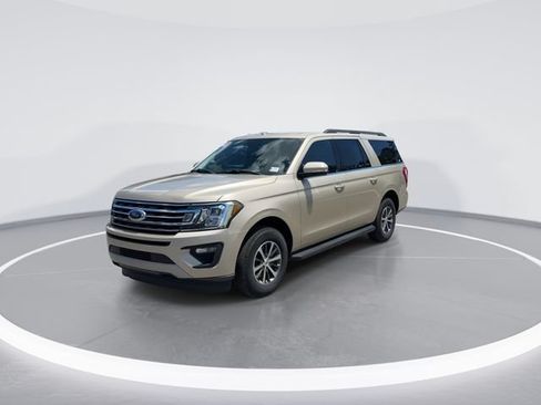 Used 2018 Ford Expedition Max XLT w/ Equipment Group 201A AWD/4WD image 2