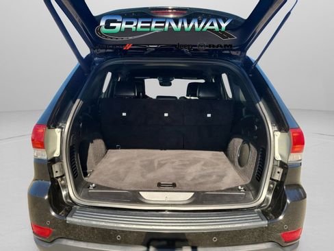 Used 2019 Jeep Grand Cherokee Laredo w/ Laredo X Package image 6