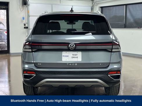 Used 2025 Volkswagen Taos SE AWD/4WD image 7