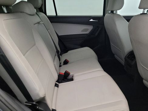 Used 2019 Volkswagen Tiguan S image 19