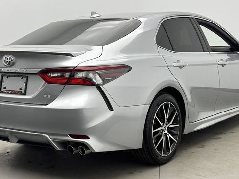 Used 2023 Toyota Camry SE image 8
