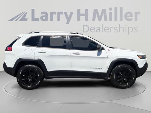 Used 2019 Jeep Cherokee Trailhawk w/ Comfort/Convenience Group AWD/4WD image 6