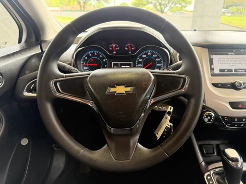 Used 2017 Chevrolet Cruze LS image 9