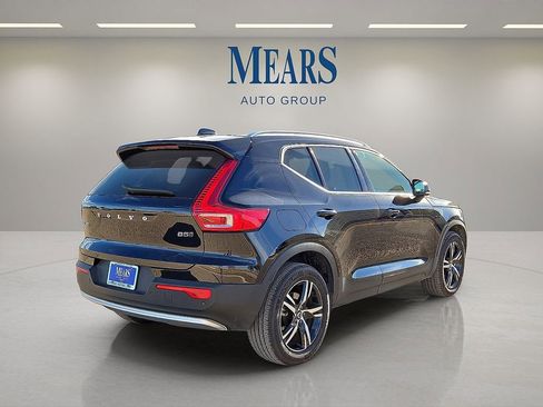Certified 2025 Volvo XC40 B5 Core image 6