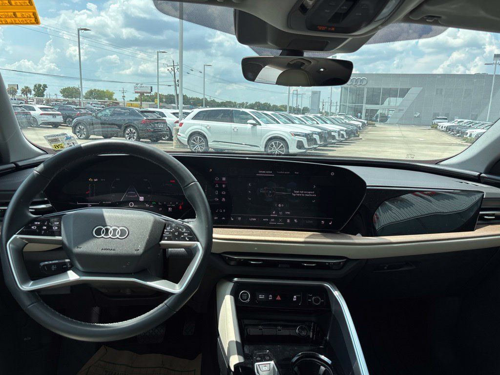 Used 2025 Audi Q5 Premium Plus w/ Premium Plus AWD/4WD image 14