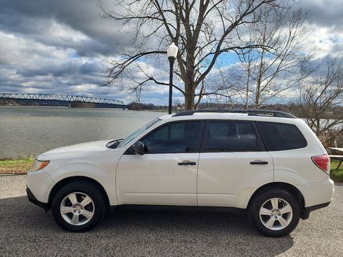 Used 2010 Subaru Forester 2.5X w/ Popular Equipment Group 1A image 2