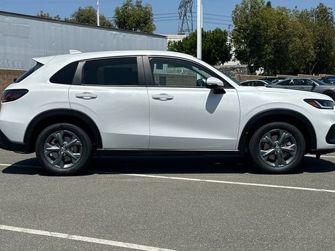 New 2027 Honda HR-V LX image 3