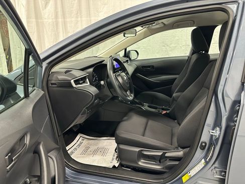 Used 2025 Toyota Corolla LE w/ LE Premium Package image 10