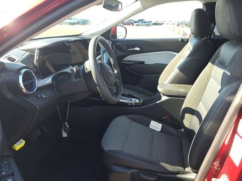 Used 2024 Chevrolet Trax LT image 5