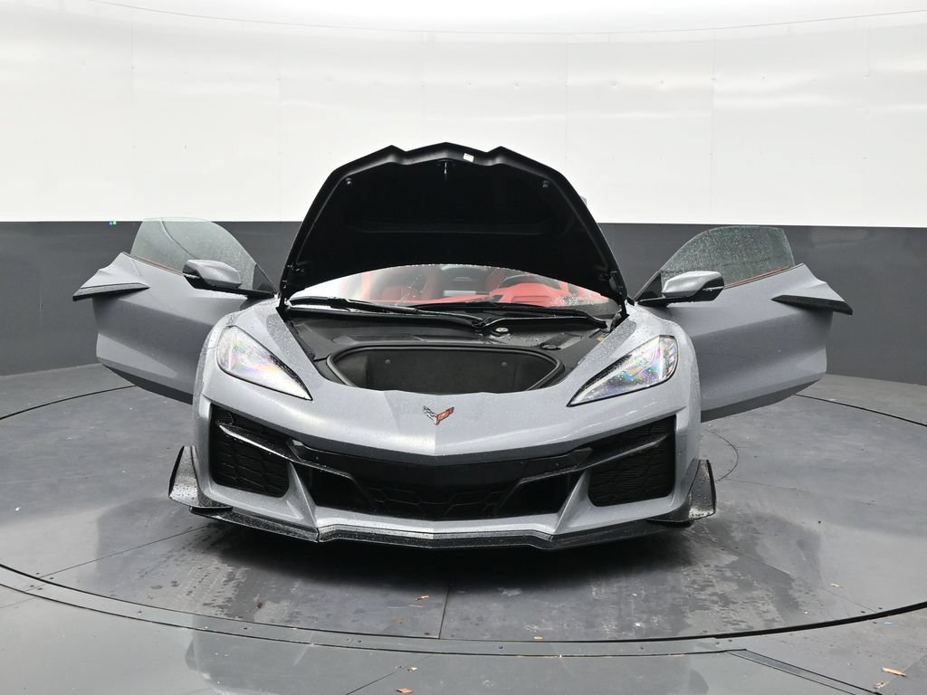 Used 2025 Chevrolet Corvette Z06 w/ Z07 Performance Package RWD image 32