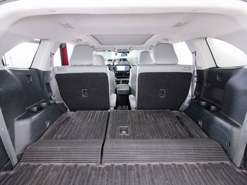 Used 2020 Toyota Highlander Limited Platinum image 29