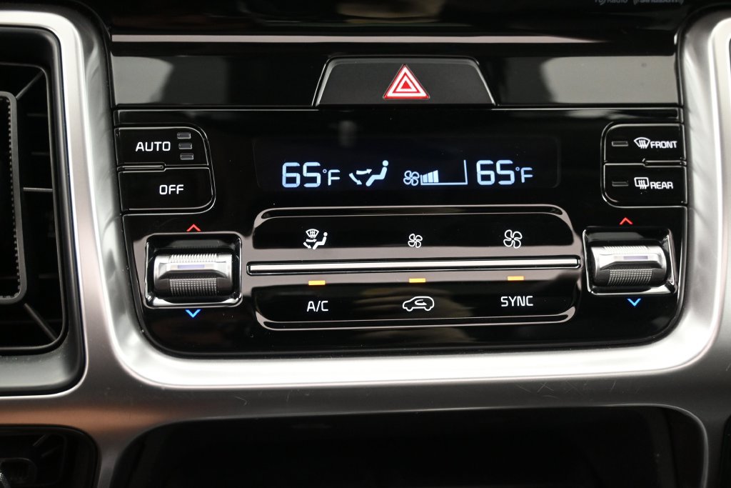 Used 2023 Kia Sorento EX w/ Panoramic Sunroof Package FWD image 22