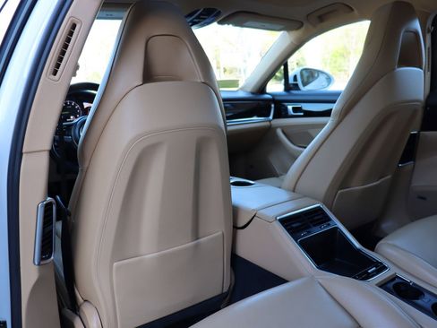 Used 2018 Porsche Panamera 4 w/ Premium Package Plus AWD/4WD image 14