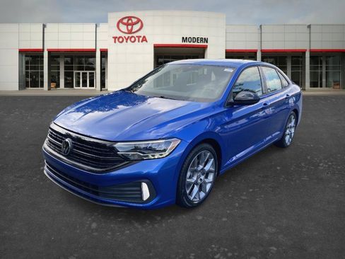 Used 2024 Volkswagen Jetta Sport FWD image 1