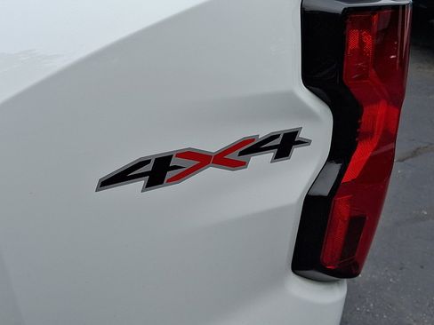 Certified 2024 Chevrolet Colorado LT w/ LT Convenience Package II AWD/4WD image 31