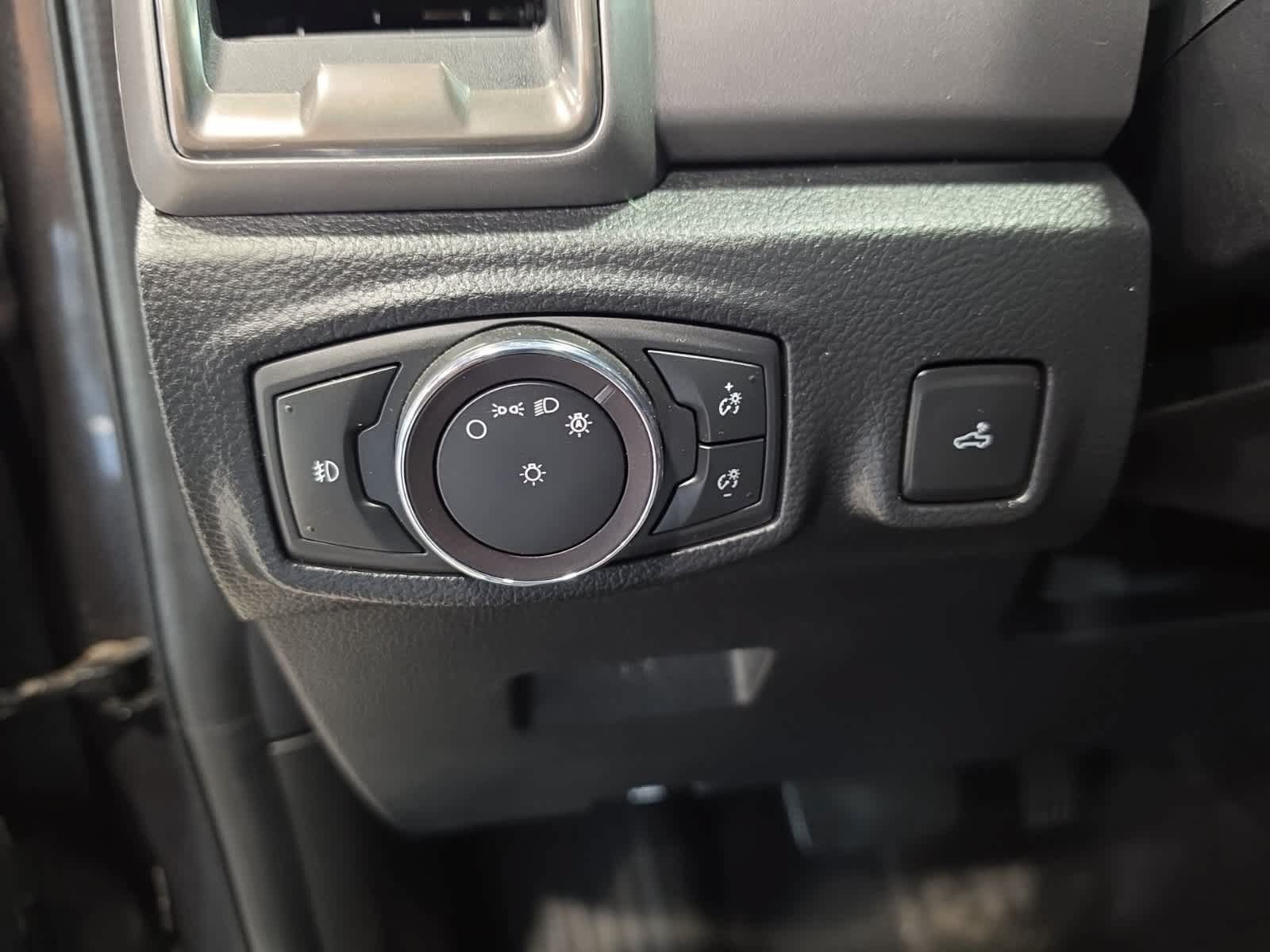 Used 2019 Ford Ranger XLT w/ Equipment Group 301A Mid AWD/4WD image 21
