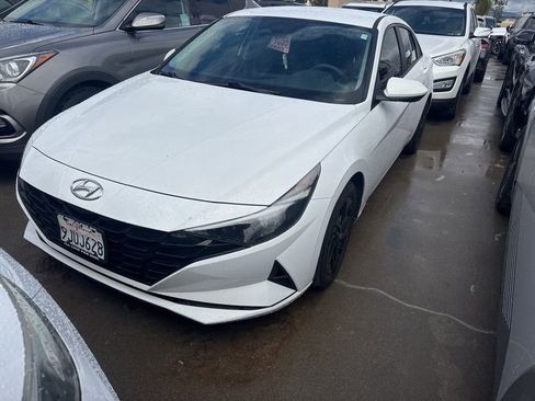 Used 2023 Hyundai Elantra Blue image 2